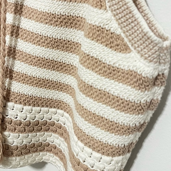 House of Harlow 1960 open knit Tan sweater short set. Monrow design style. Med - Picture 5 of 10